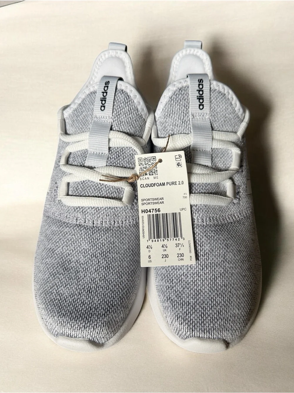 adidas Women’s Lightweight Knit Sneakers in Light Gray/White Size 6 (Kids 5) NWT